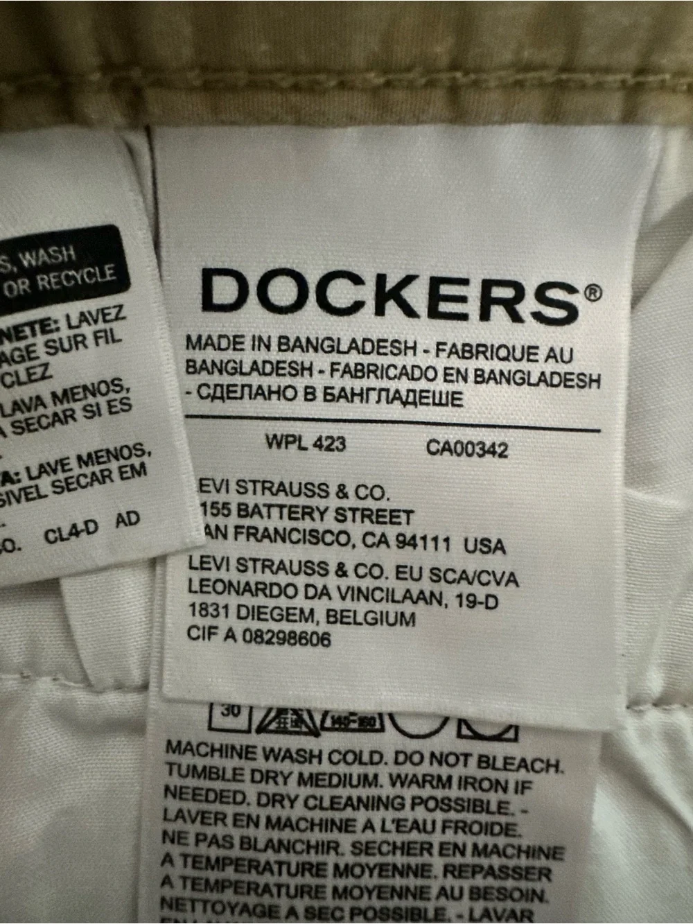Dockers Men’s Khaki Chino Shorts Flat Front Casual Size 36